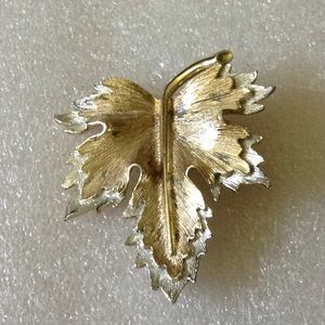 Vintage Sarah Coventry brooch